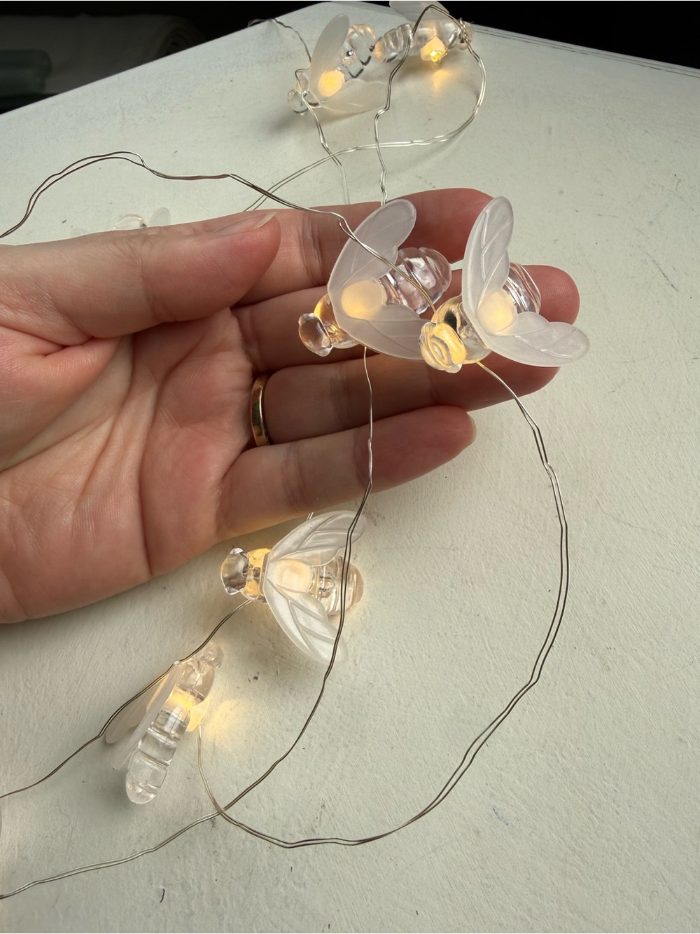 Bees lights garland